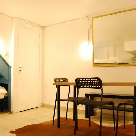 Unusual, Cosy 20m² Batignolles District