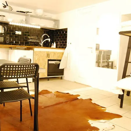 Unusual, Cosy 20m² Batignolles District *
