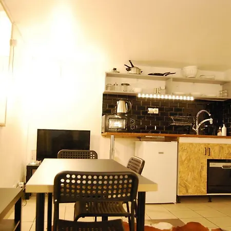 Unusual, Cosy 20m² Batignolles District