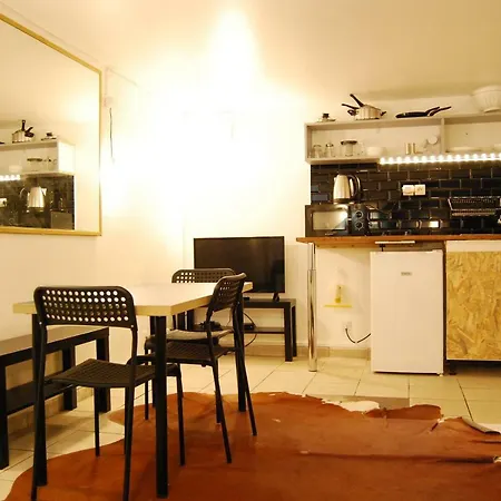 Unusual, Cosy 20m² Batignolles District * Paris
